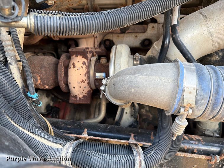 image for item FT8083 2007 Freightliner Columbia semi truck