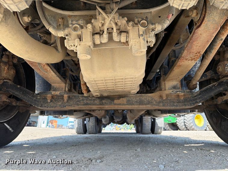 image for item FT8084 2007 Freightliner Columbia semi truck