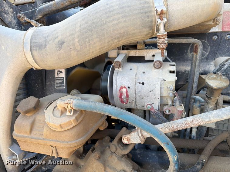 image for item FT8084 2007 Freightliner Columbia semi truck