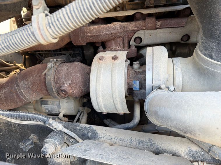image for item FT8084 2007 Freightliner Columbia semi truck