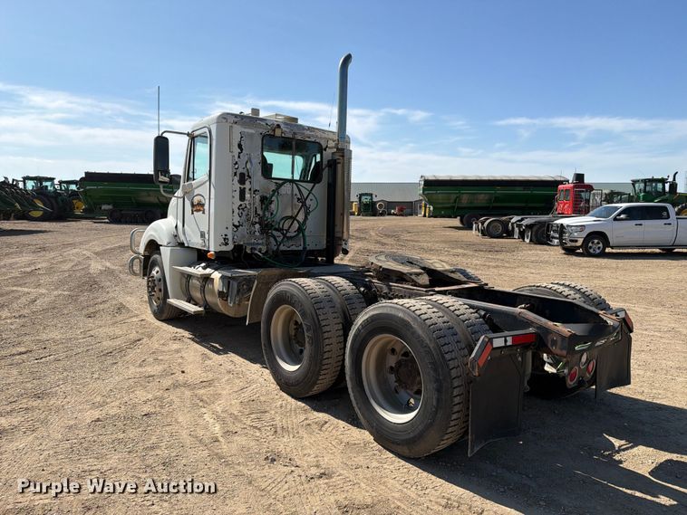 image for item FT8085 2007 Freightliner Columbia semi truck