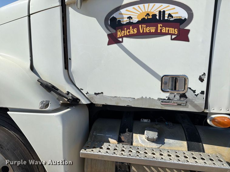 image for item FT8085 2007 Freightliner Columbia semi truck