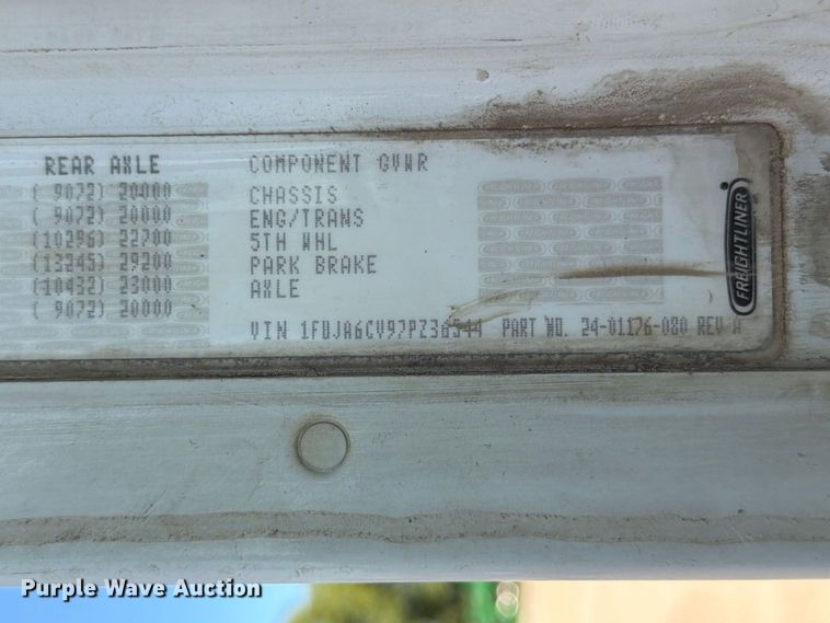 image for item FT8085 2007 Freightliner Columbia semi truck