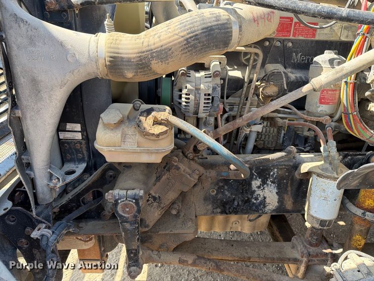 image for item FT8086 2006 Freightliner Columbia semi truck