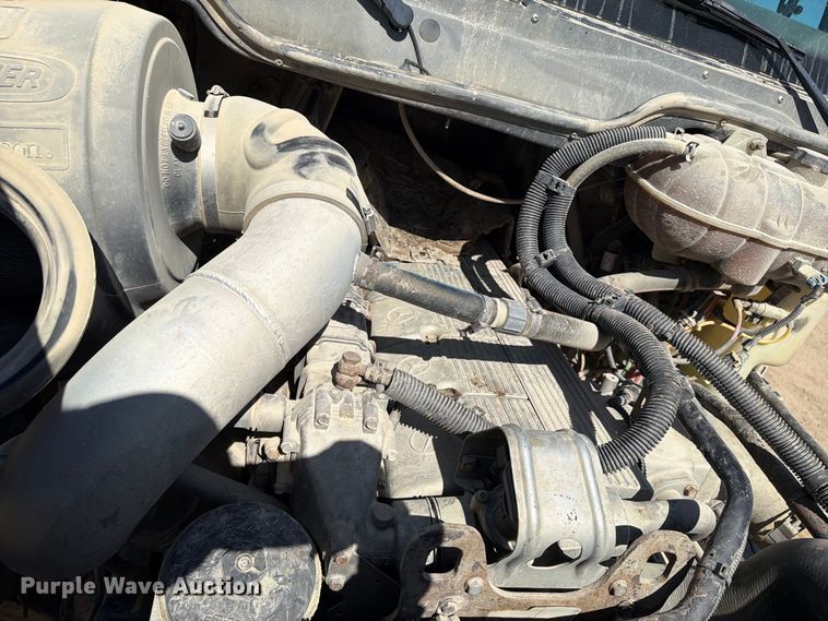 image for item FT8086 2006 Freightliner Columbia semi truck