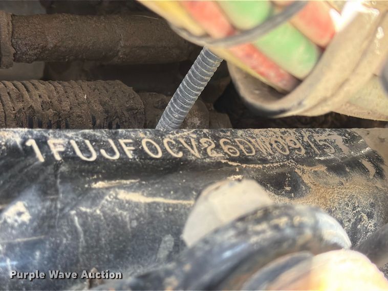 image for item FT8086 2006 Freightliner Columbia semi truck