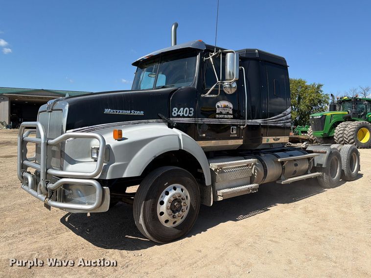 2015 Western Star 4900 semi truck