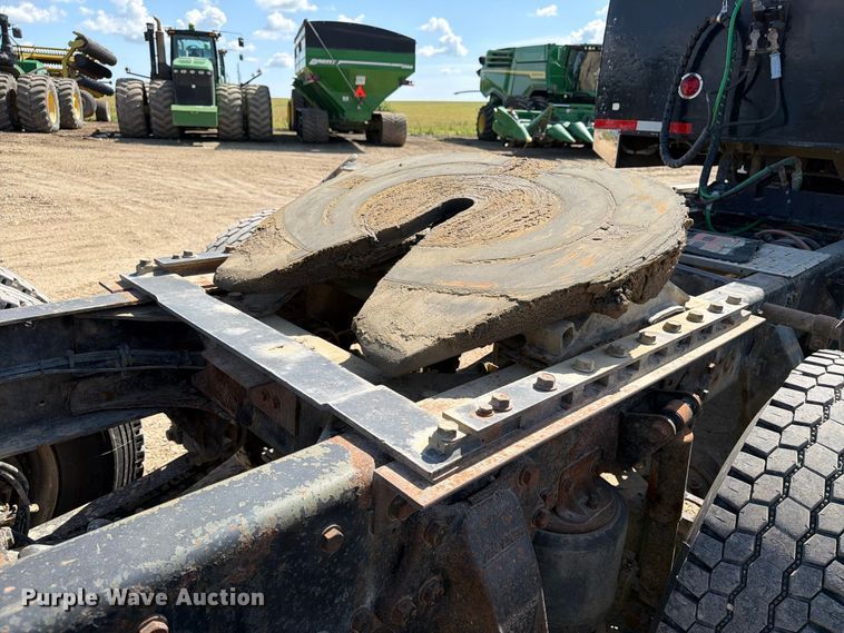image for item FT8087 2015 Western Star 4900 semi truck
