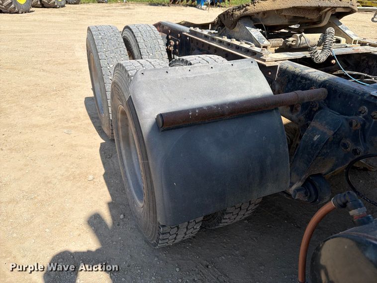 image for item FT8087 2015 Western Star 4900 semi truck