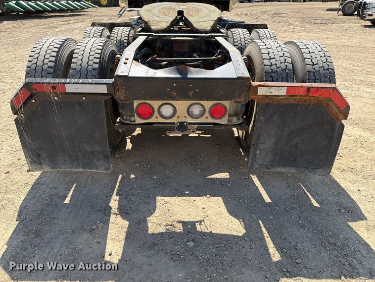 image for item FT8087 2015 Western Star 4900 semi truck