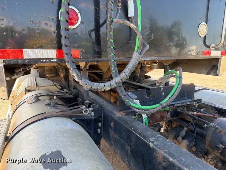 image for item FT8087 2015 Western Star 4900 semi truck