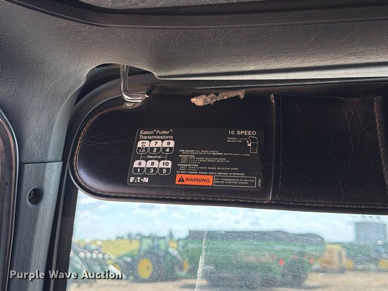 image for item FT8087 2015 Western Star 4900 semi truck