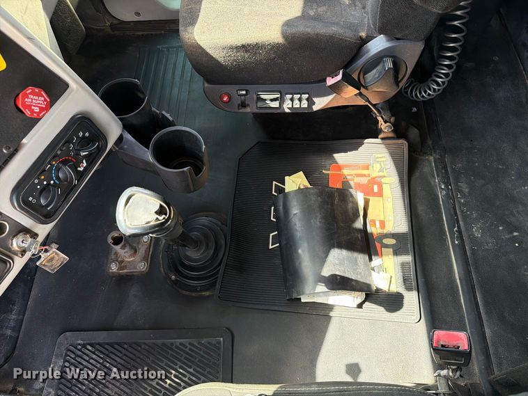 image for item FT8087 2015 Western Star 4900 semi truck