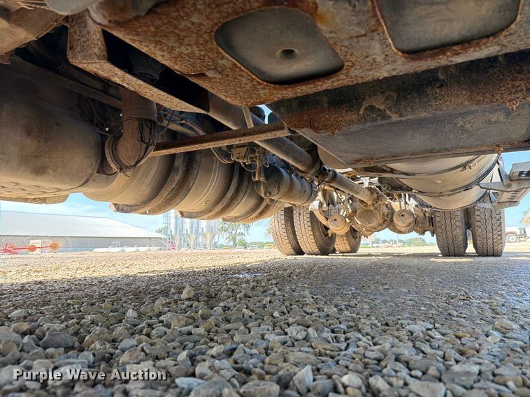 image for item FT8087 2015 Western Star 4900 semi truck