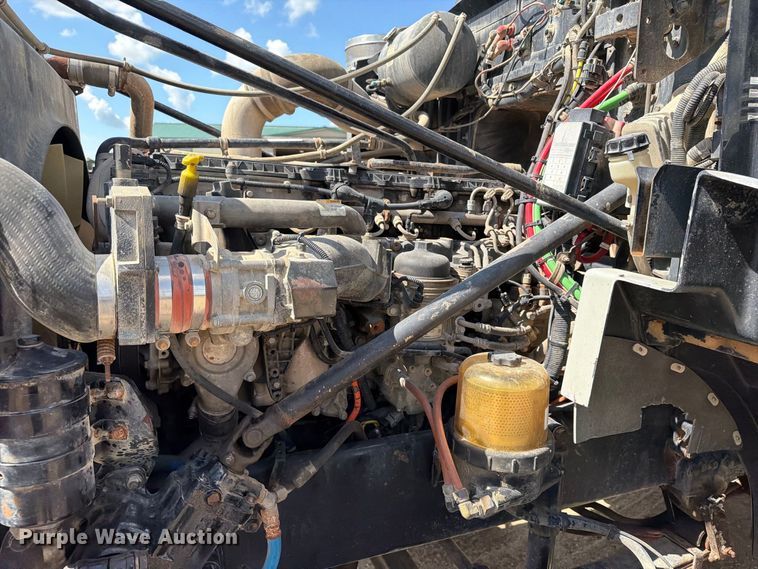 image for item FT8087 2015 Western Star 4900 semi truck