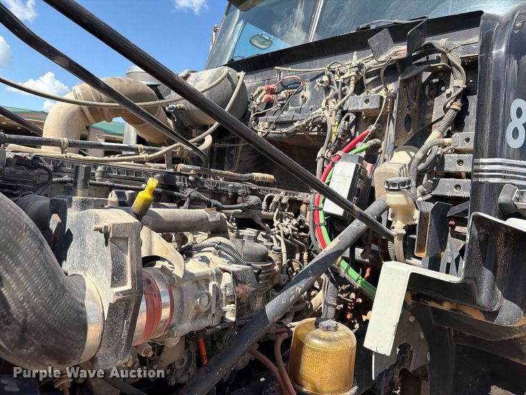 image for item FT8087 2015 Western Star 4900 semi truck