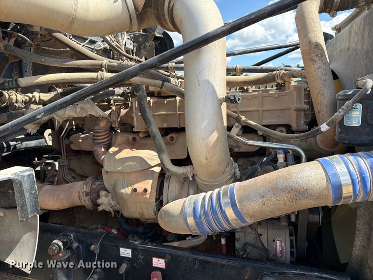 image for item FT8087 2015 Western Star 4900 semi truck