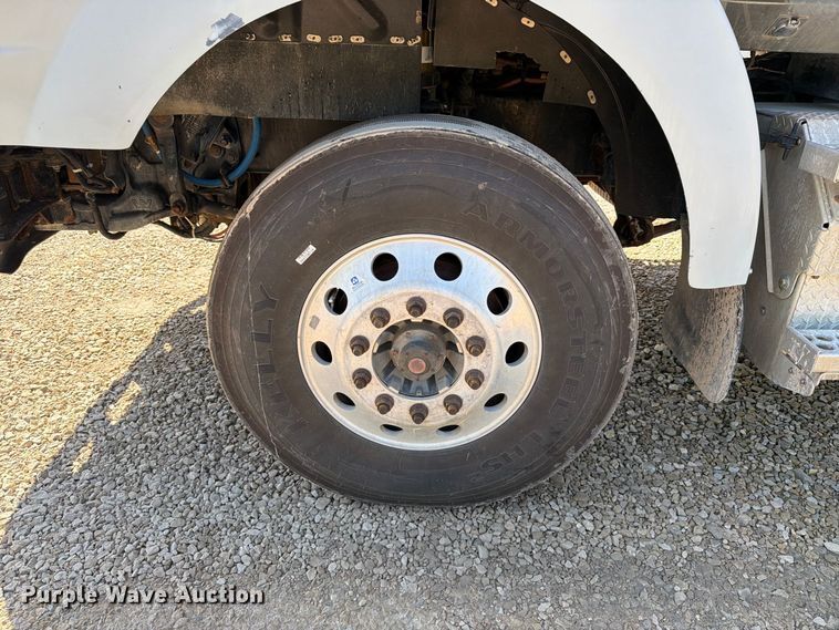 image for item FT8087 2015 Western Star 4900 semi truck