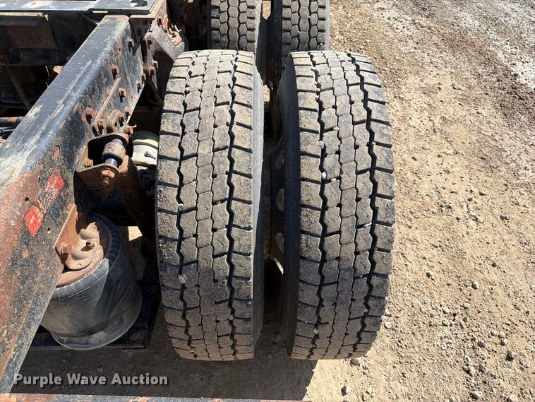 image for item FT8087 2015 Western Star 4900 semi truck