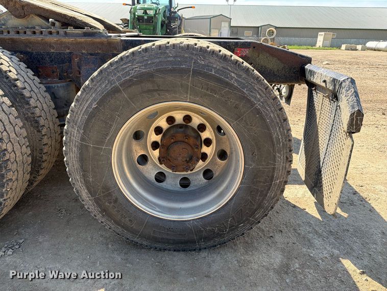 image for item FT8087 2015 Western Star 4900 semi truck