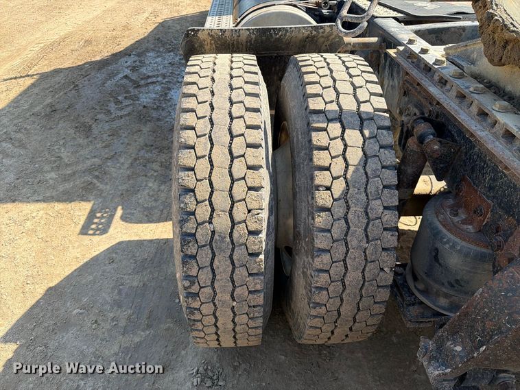 image for item FT8087 2015 Western Star 4900 semi truck