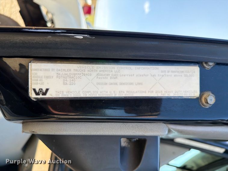 image for item FT8087 2015 Western Star 4900 semi truck
