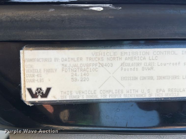 image for item FT8087 2015 Western Star 4900 semi truck