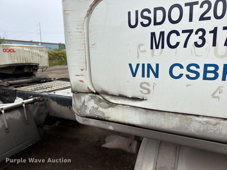 image for item FU4726 2012 Freightliner Cascadia semi truck