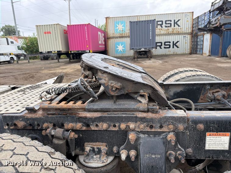 image for item FU4726 2012 Freightliner Cascadia semi truck