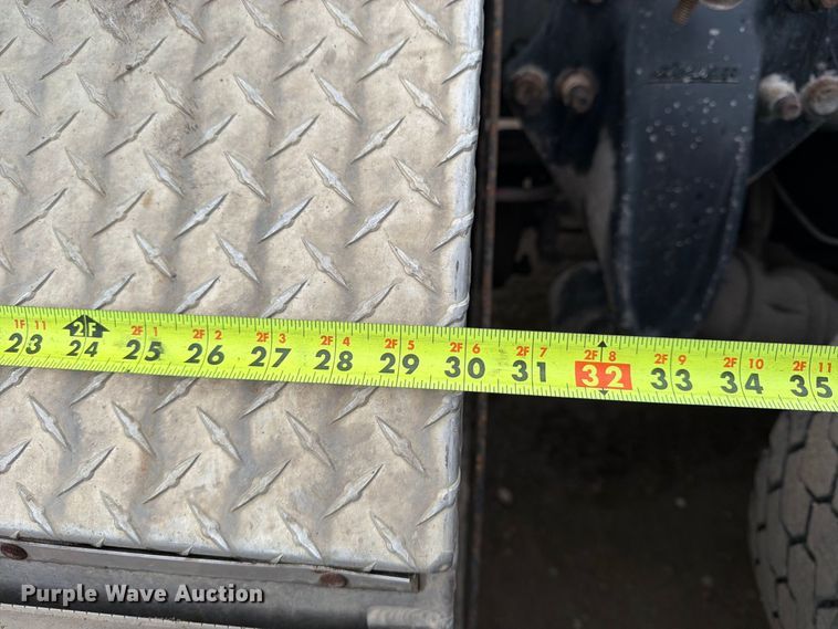 image for item FU4726 2012 Freightliner Cascadia semi truck