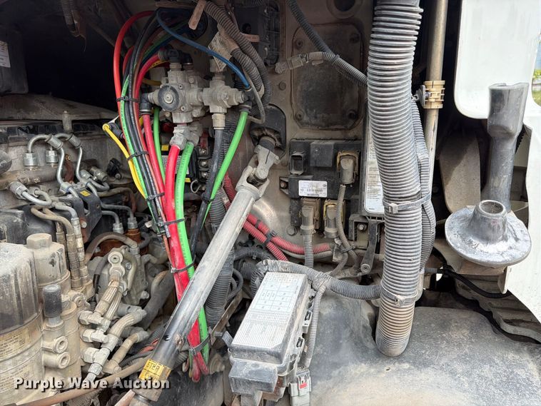 image for item FU4726 2012 Freightliner Cascadia semi truck