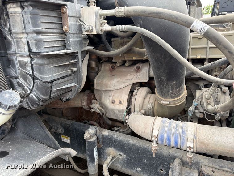 image for item FU4726 2012 Freightliner Cascadia semi truck