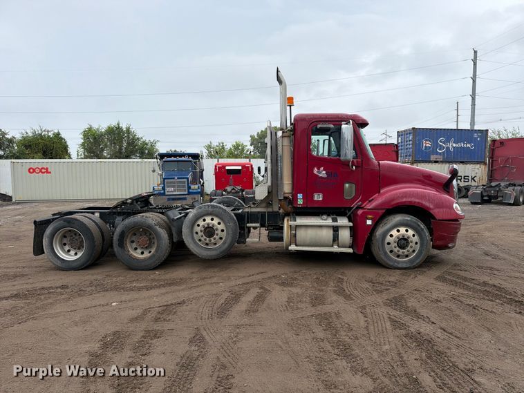image for item FU4727 2006 Freightliner Columbia semi truck