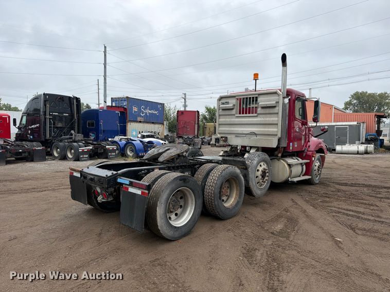 image for item FU4727 2006 Freightliner Columbia semi truck