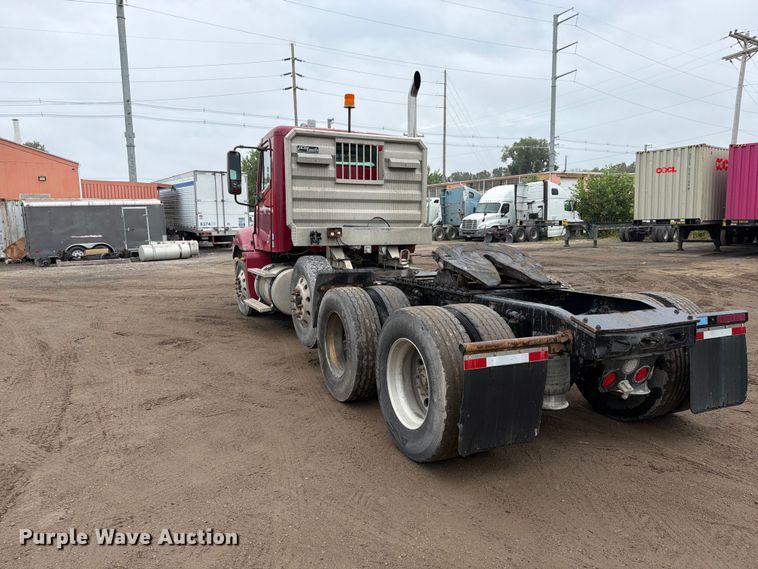 image for item FU4727 2006 Freightliner Columbia semi truck