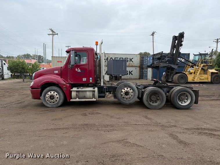 image for item FU4727 2006 Freightliner Columbia semi truck