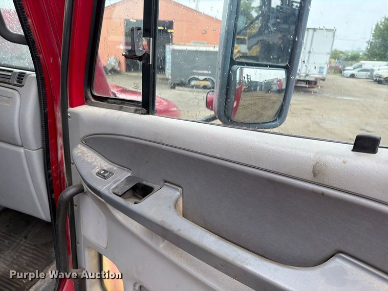image for item FU4727 2006 Freightliner Columbia semi truck