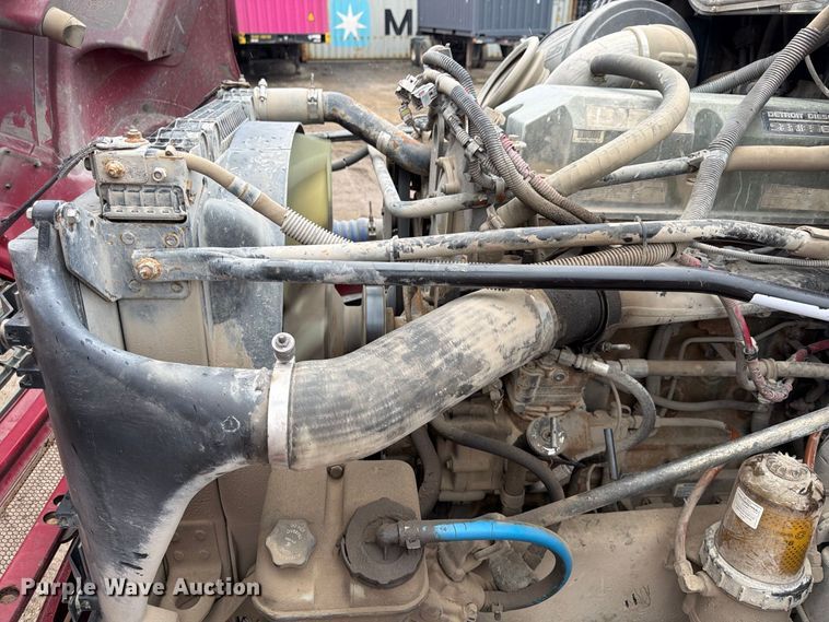 image for item FU4727 2006 Freightliner Columbia semi truck
