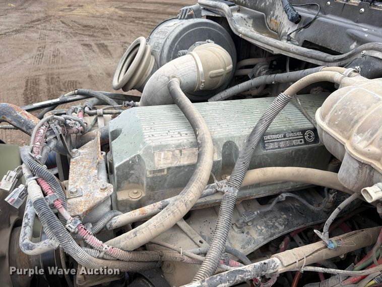 image for item FU4727 2006 Freightliner Columbia semi truck