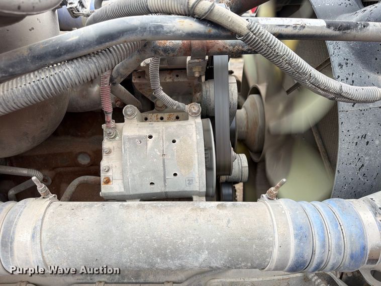 image for item FU4727 2006 Freightliner Columbia semi truck