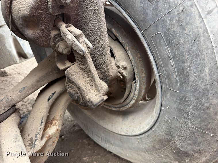 image for item FU4727 2006 Freightliner Columbia semi truck