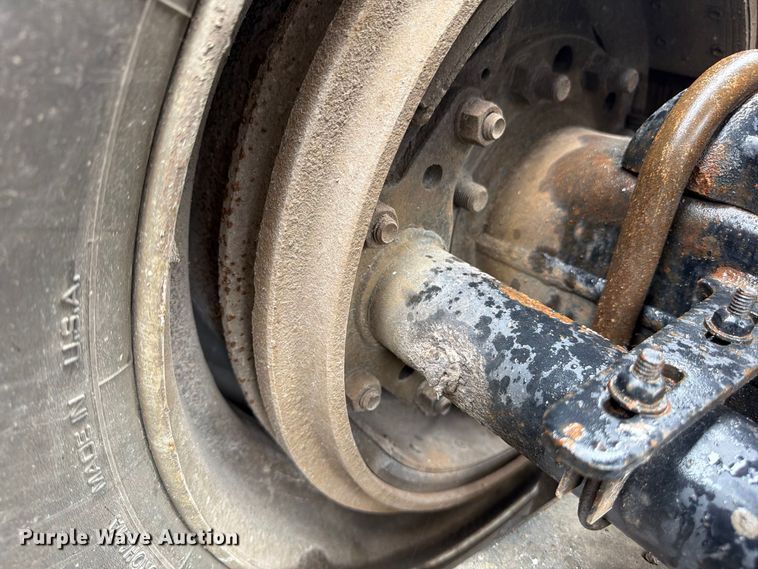 image for item FU4727 2006 Freightliner Columbia semi truck
