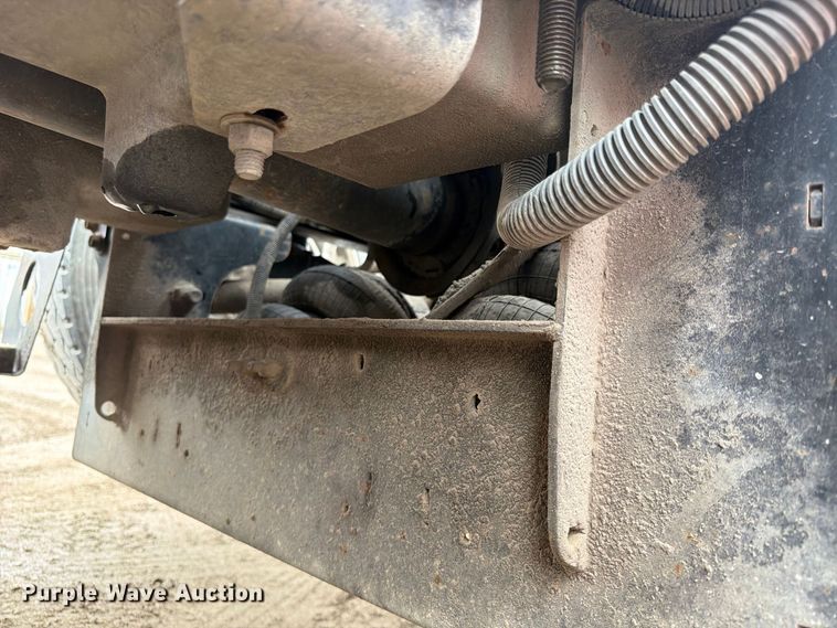 image for item FU4727 2006 Freightliner Columbia semi truck