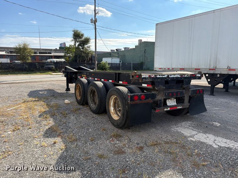 image for item FU4734 2001 Cheetah Chassis container trailer