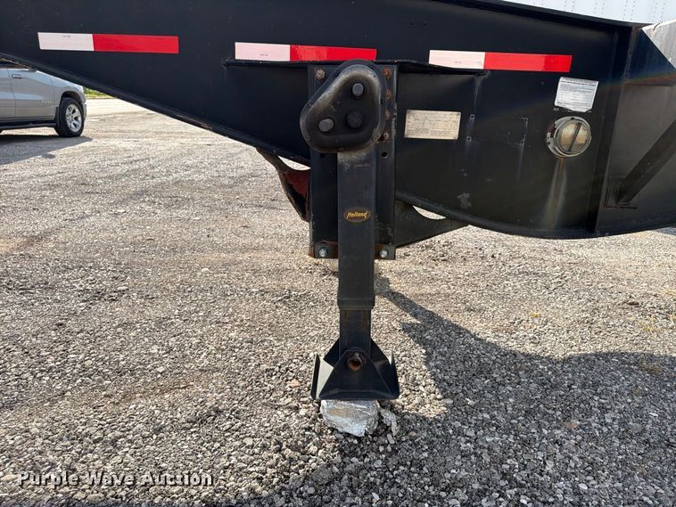 image for item FU4734 2001 Cheetah Chassis container trailer