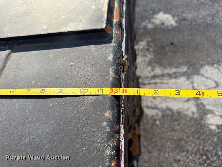image for item FU4734 2001 Cheetah Chassis container trailer