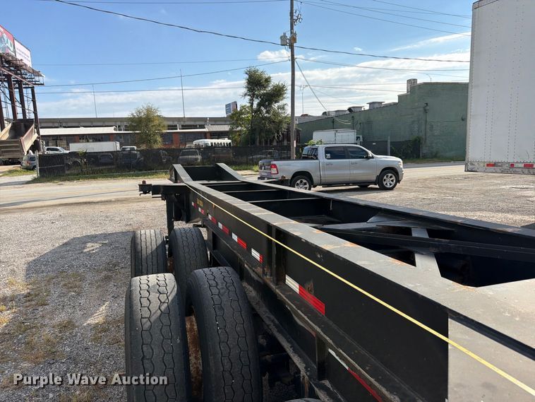 image for item FU4734 2001 Cheetah Chassis container trailer