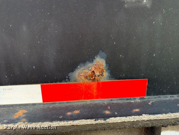 image for item FU4734 2001 Cheetah Chassis container trailer