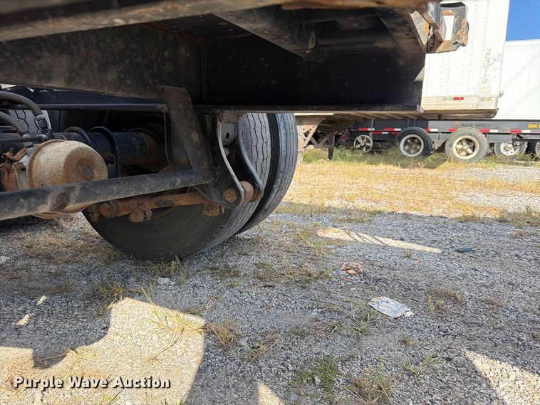 image for item FU4734 2001 Cheetah Chassis container trailer