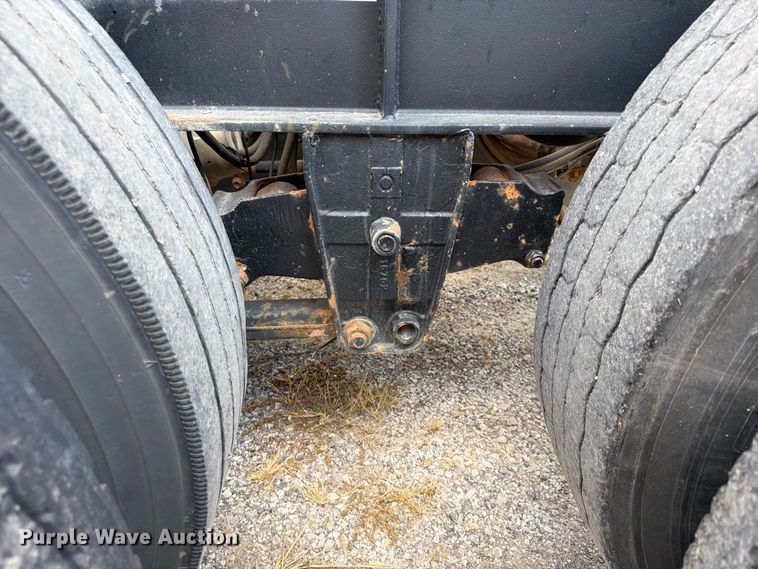image for item FU4734 2001 Cheetah Chassis container trailer